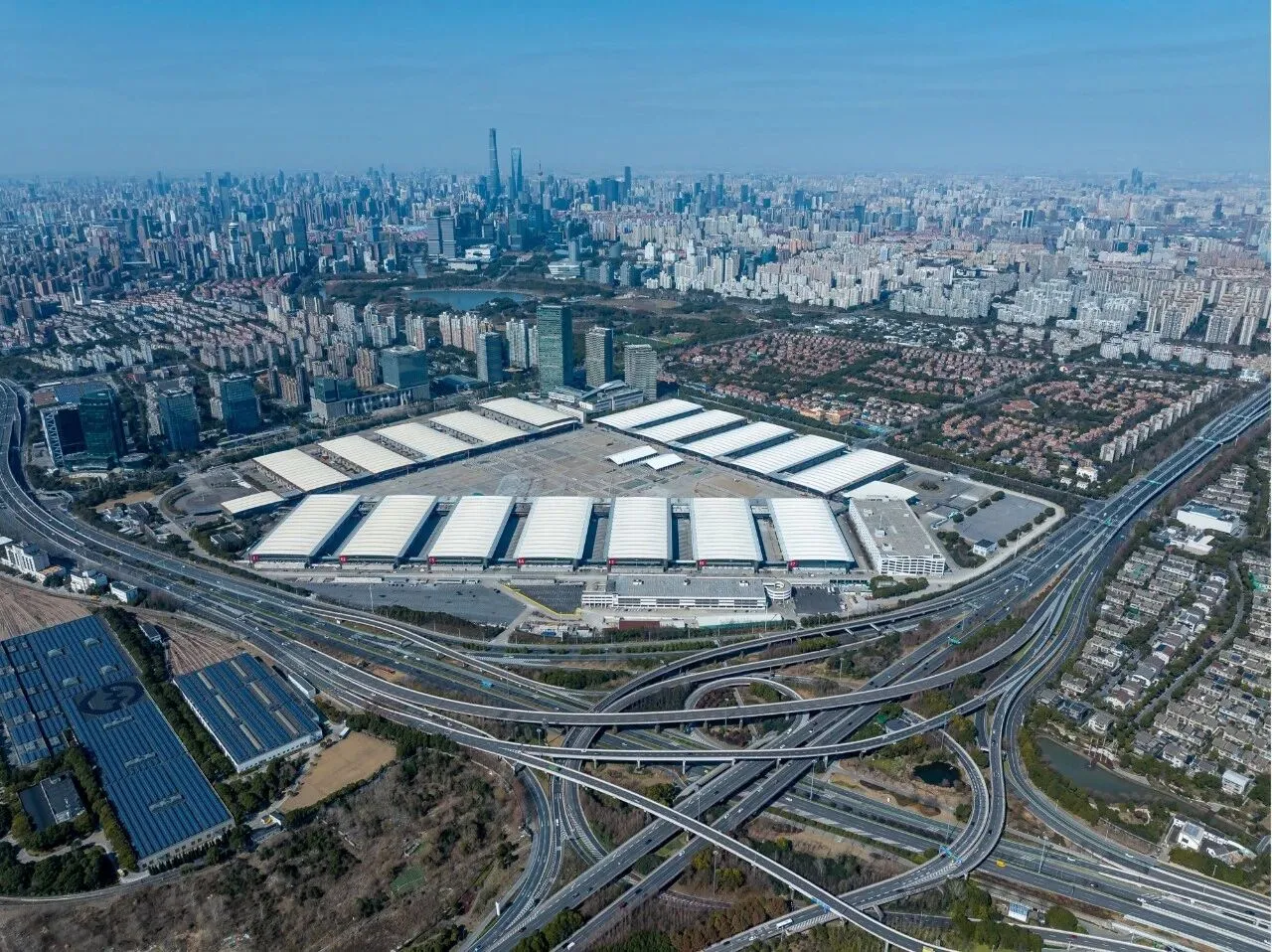 1785812282930948.jpg 上海新国际博览中心.jpg
